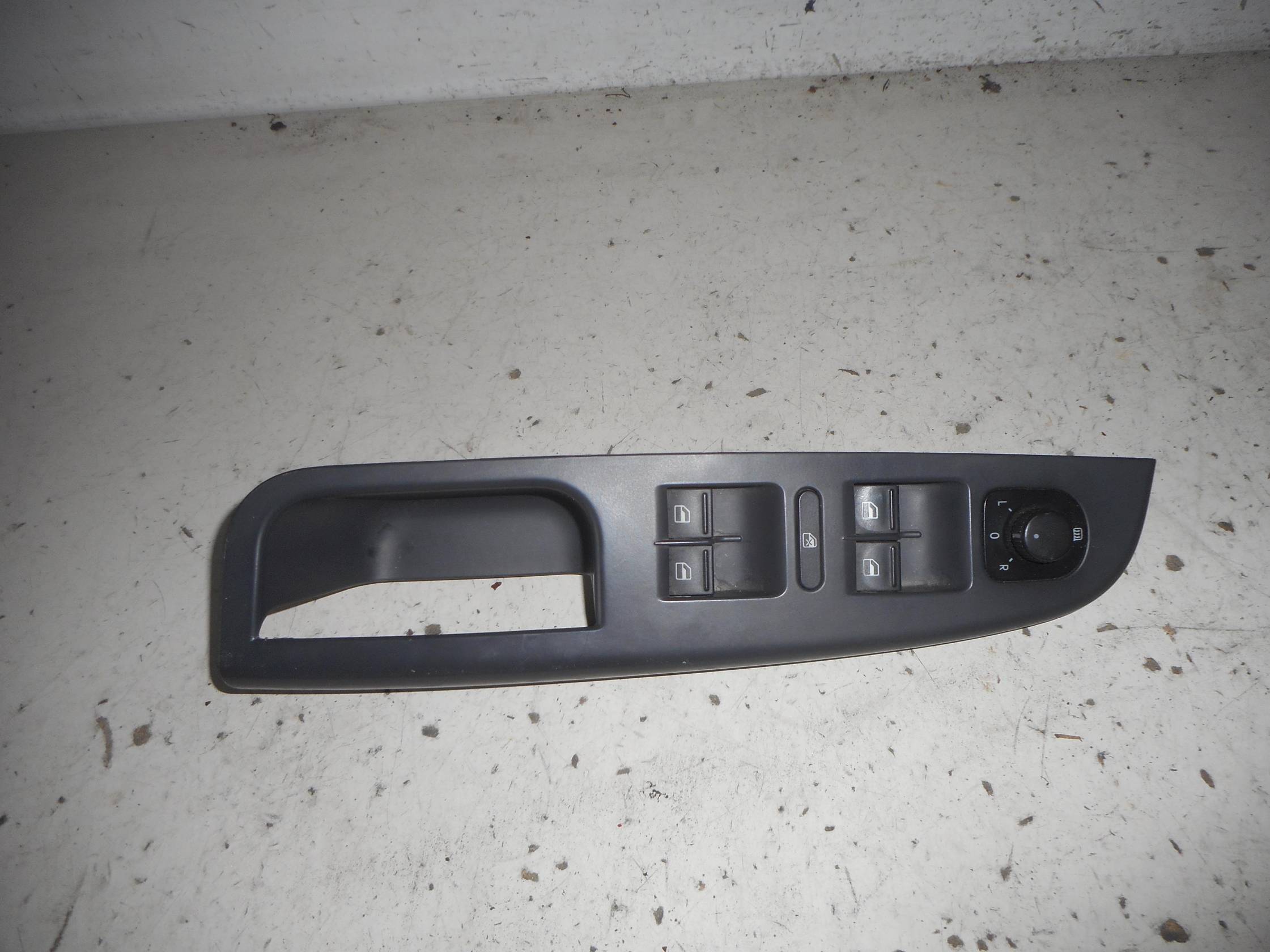 Interruttore alzacristalli porta ant.